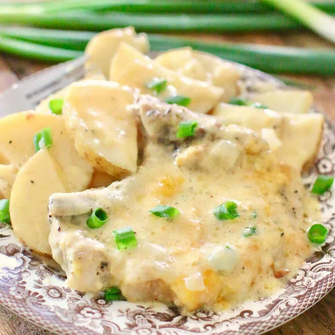 CROCK POT SMOTHERED PORK CHOPS AND POTATOES