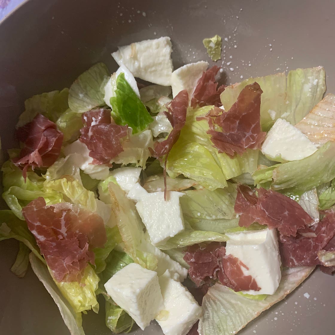 Insalata  con mozzarella e bresaola 
