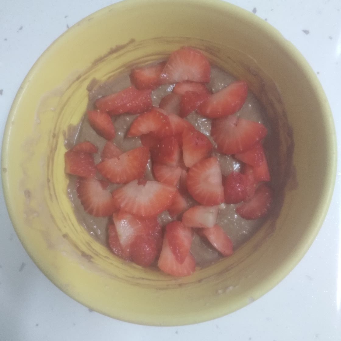 Non-dairy chocolate and strawberries overnight oats