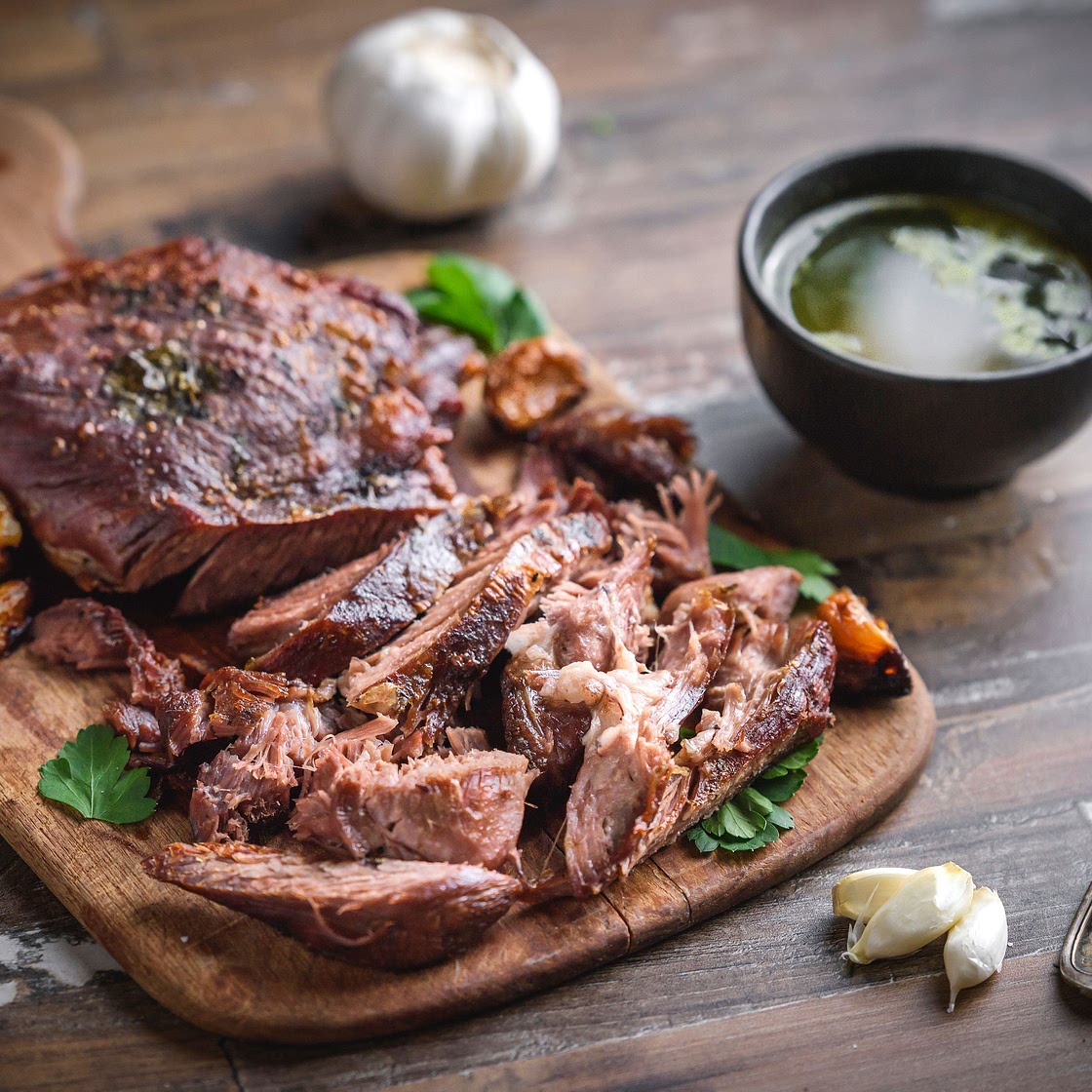 Slow-Cooker Turkey Thighs With White Wine and Garlic