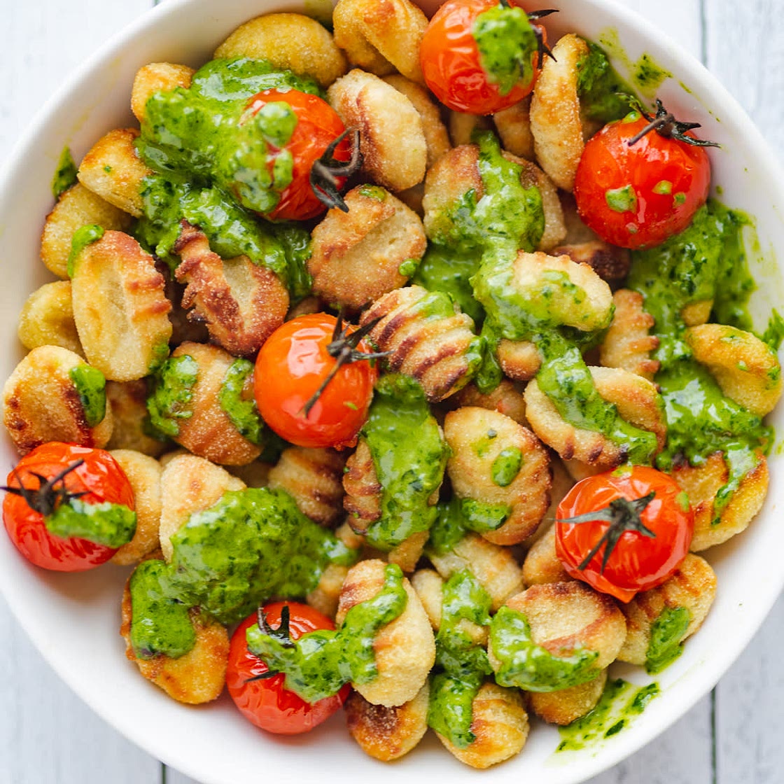 20-Minute Pesto-Gnocchi with Burst Tomatoes