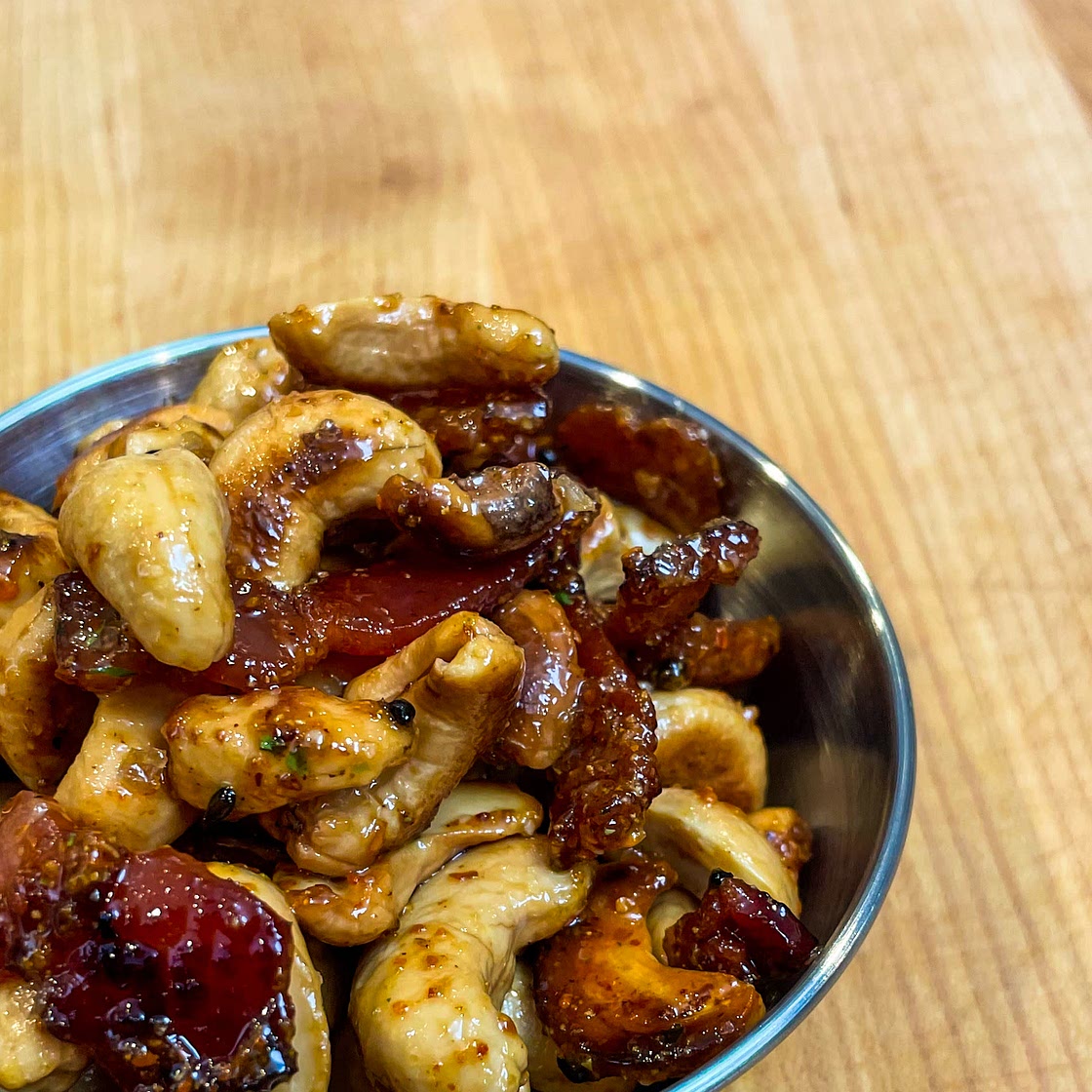 Bacon honey cashews
