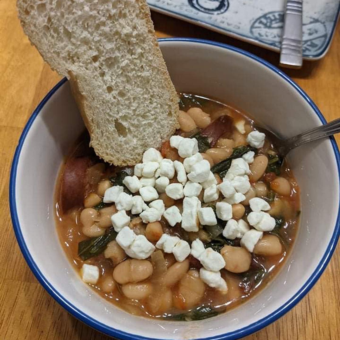 Slow Cooker Kielbasa and White Bean Stew with Tomatoes and Spinach