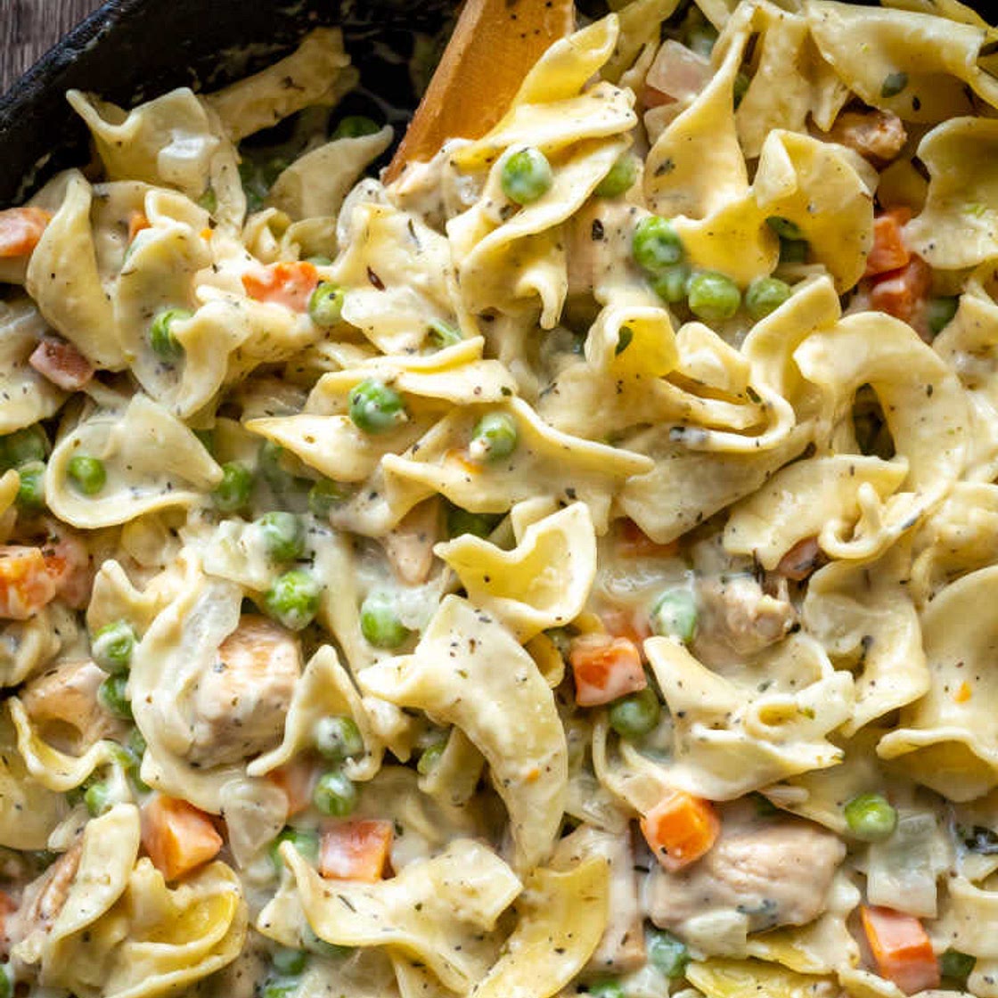 Chicken Pot Pie Noodle Skillet
