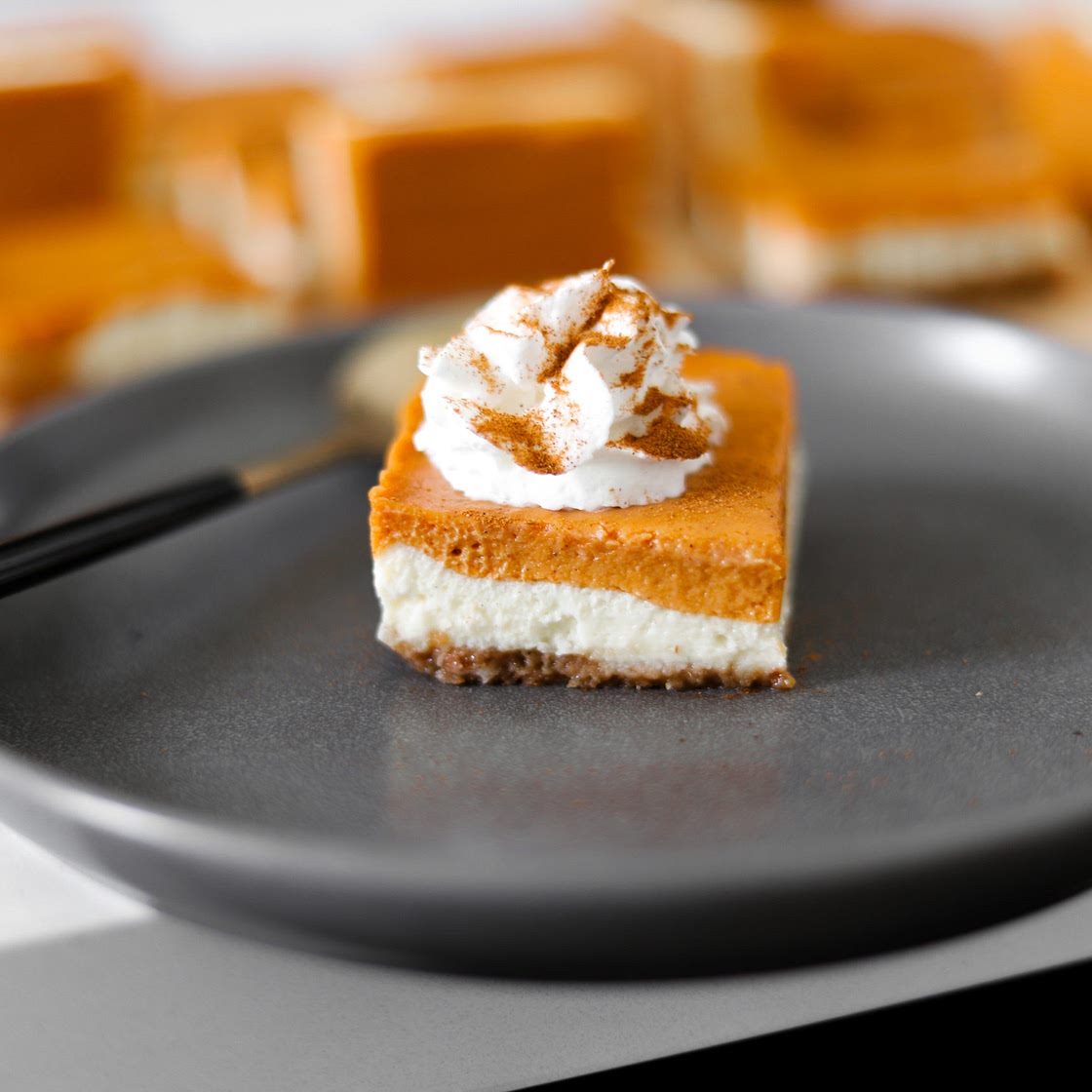 Pumpkin Pie Cheesecake Bars
