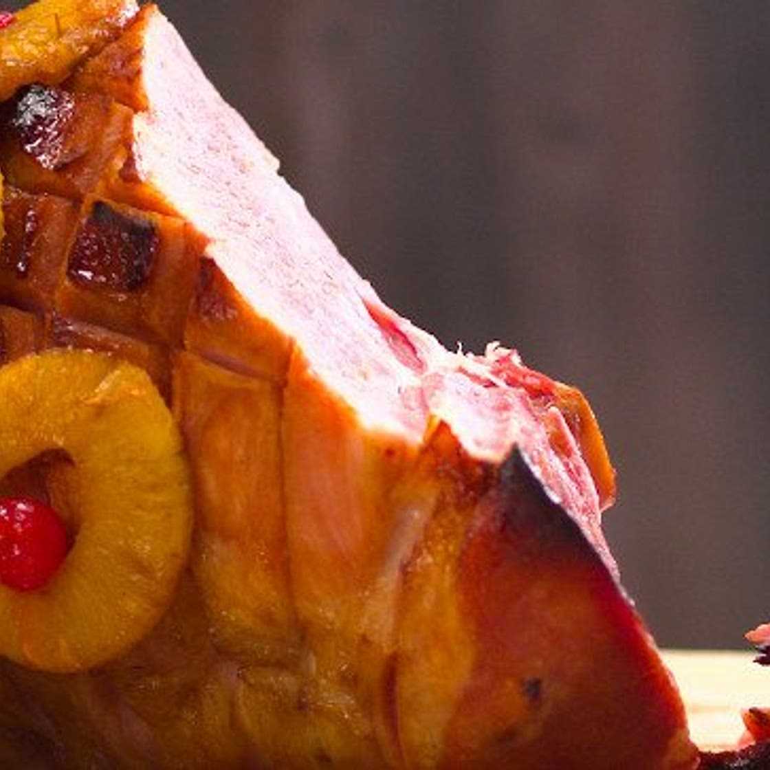 How to Make a Beautiful Old-Fashioned Baked Ham