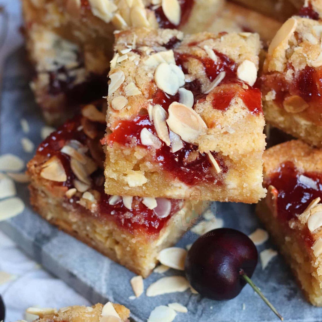 Bakewell Blondies!