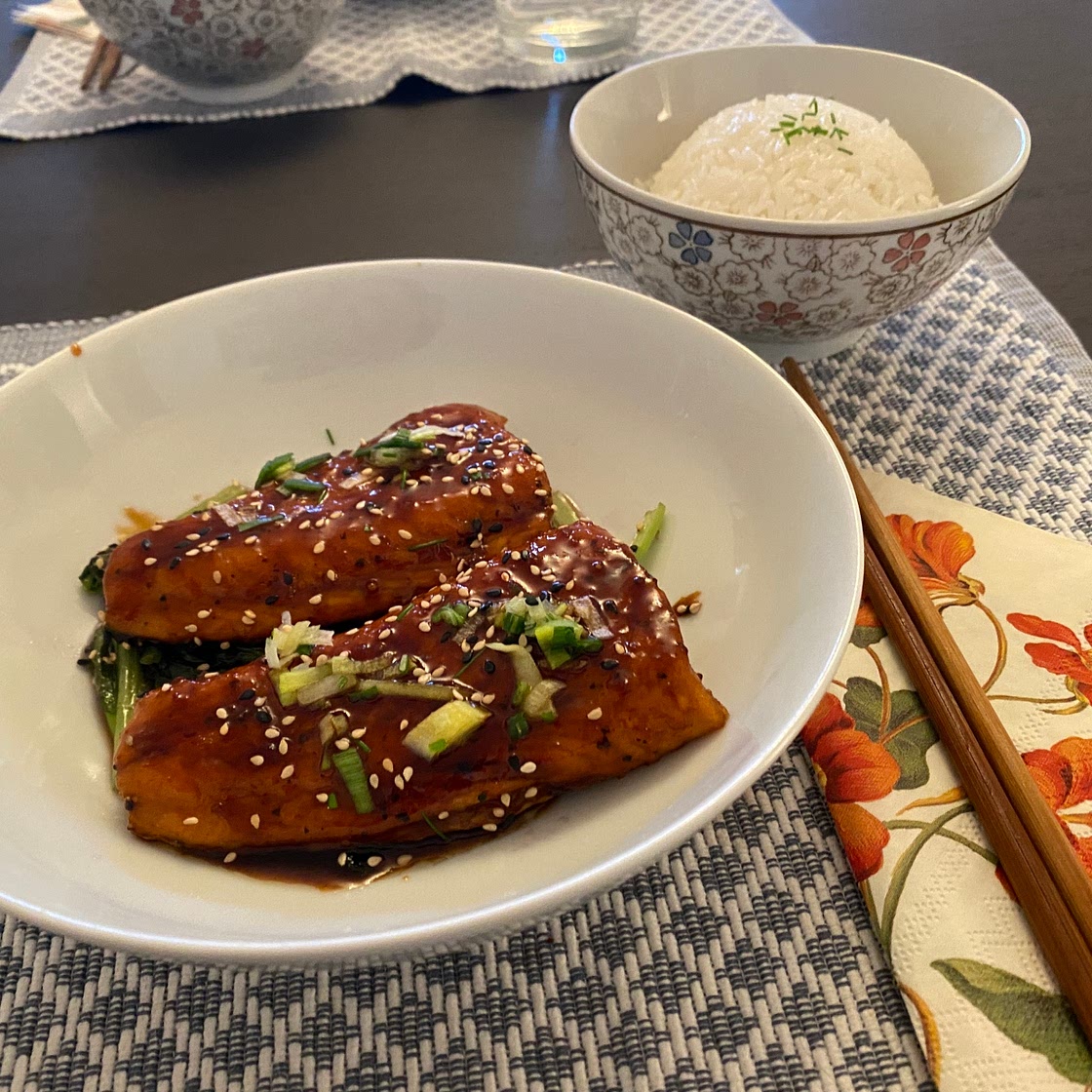 Pan Fried Teriyaki Salmon (照り焼きサーモン)