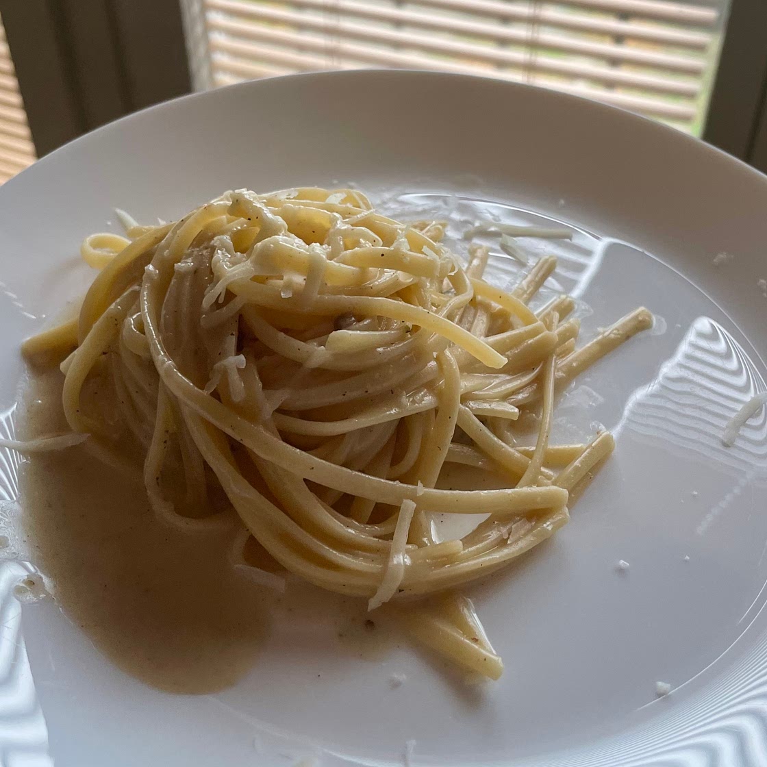 Quick and easy cacio e pepe #foodtiktok #tiktokcooks #learnontiktok