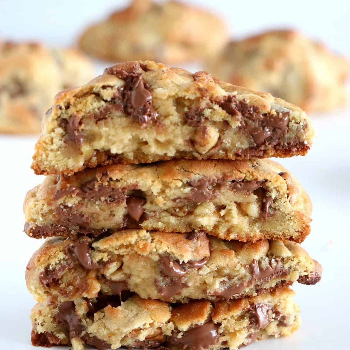 levain bakery chocolate chip cookies