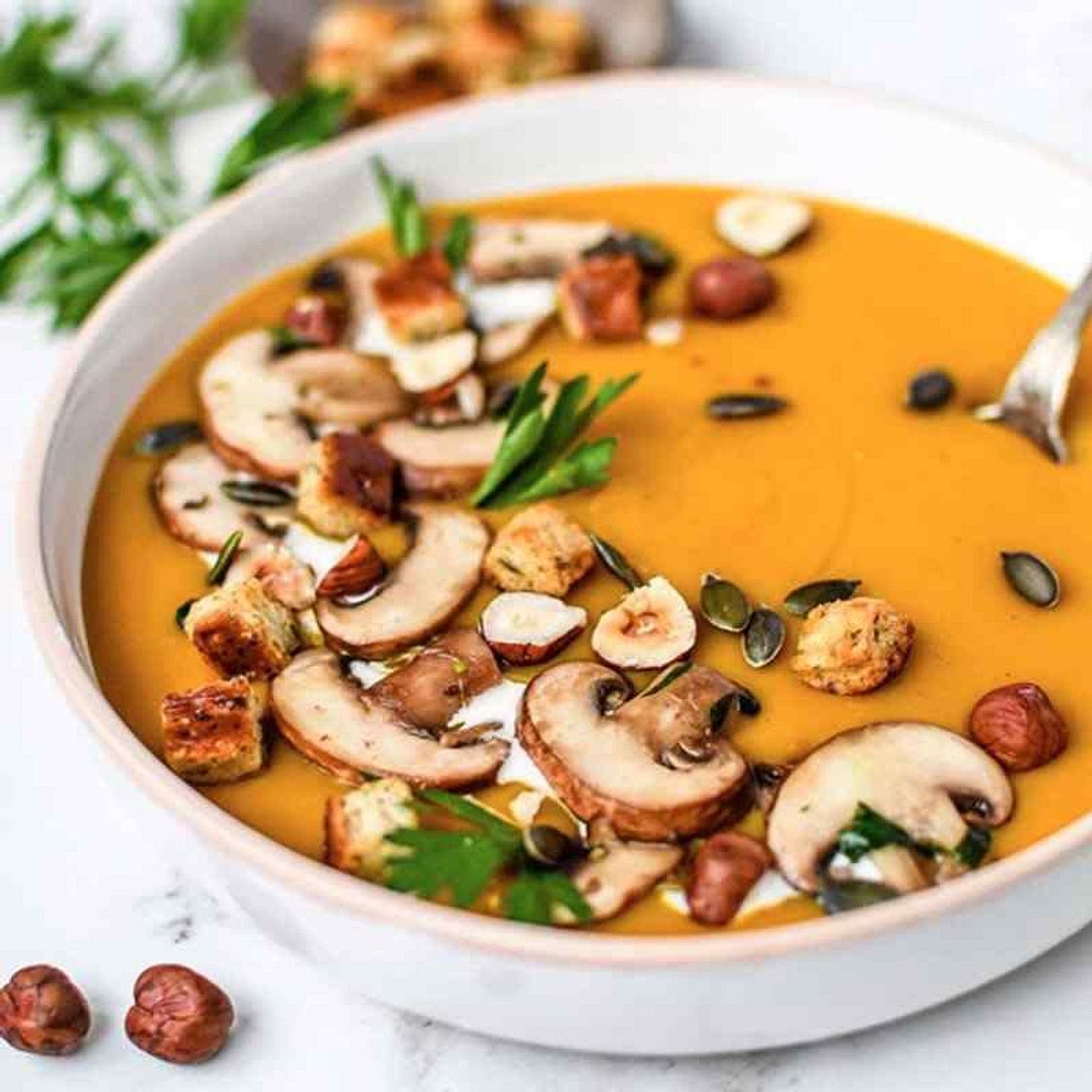 Velouté de poti(mar)ron et de lentilles, curry et lait de coco