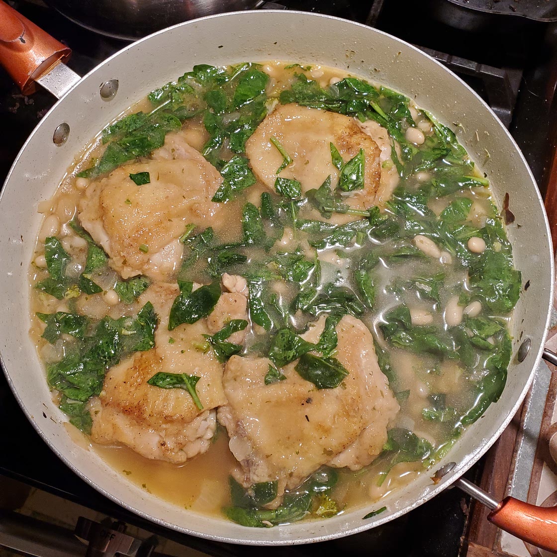 One-pan chicken with spinach and white beans