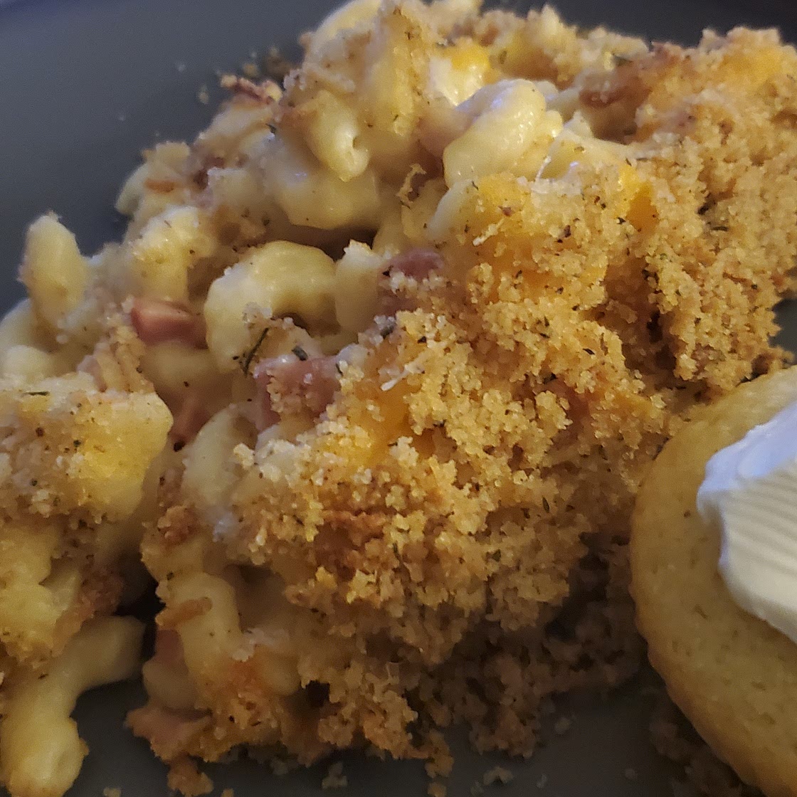 Southern Baked Macaroni and Cheese Casserole