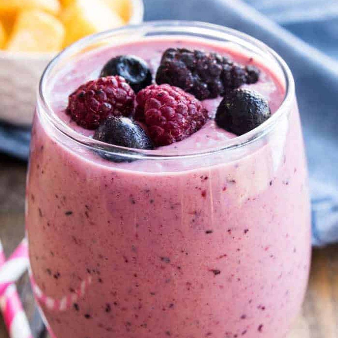 Berry, Banana, Mango smoothie
