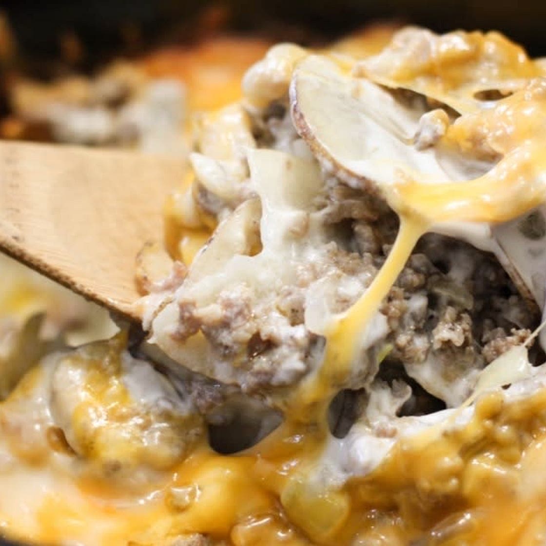 CROCKPOT BEEFY POTATO TACO CASSEROLE