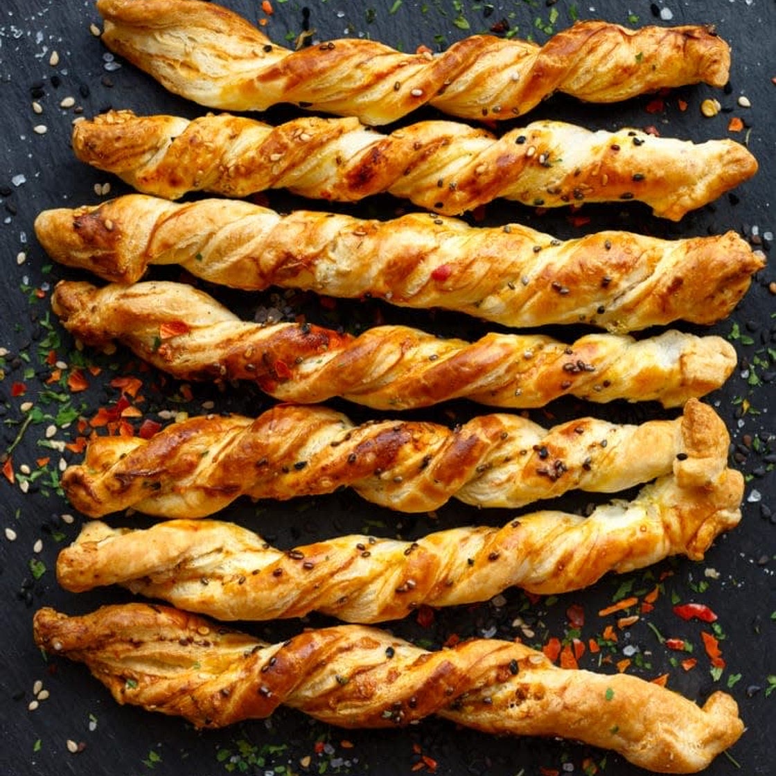 Flûtes feuilletées au fromage et aux graines