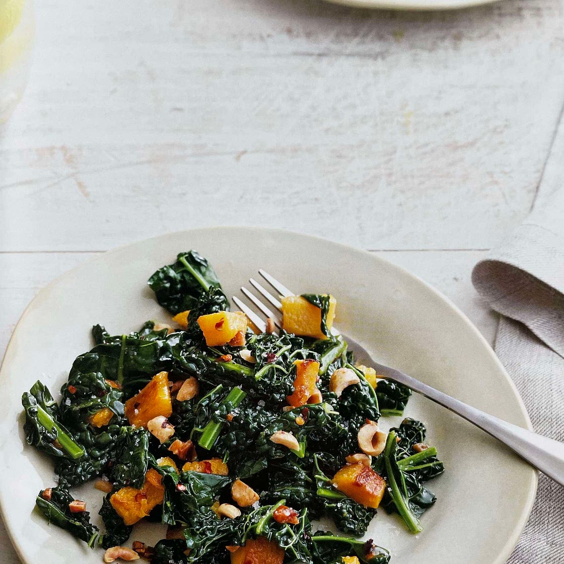 Kale with Dates and Caramelized Onions [HMC]