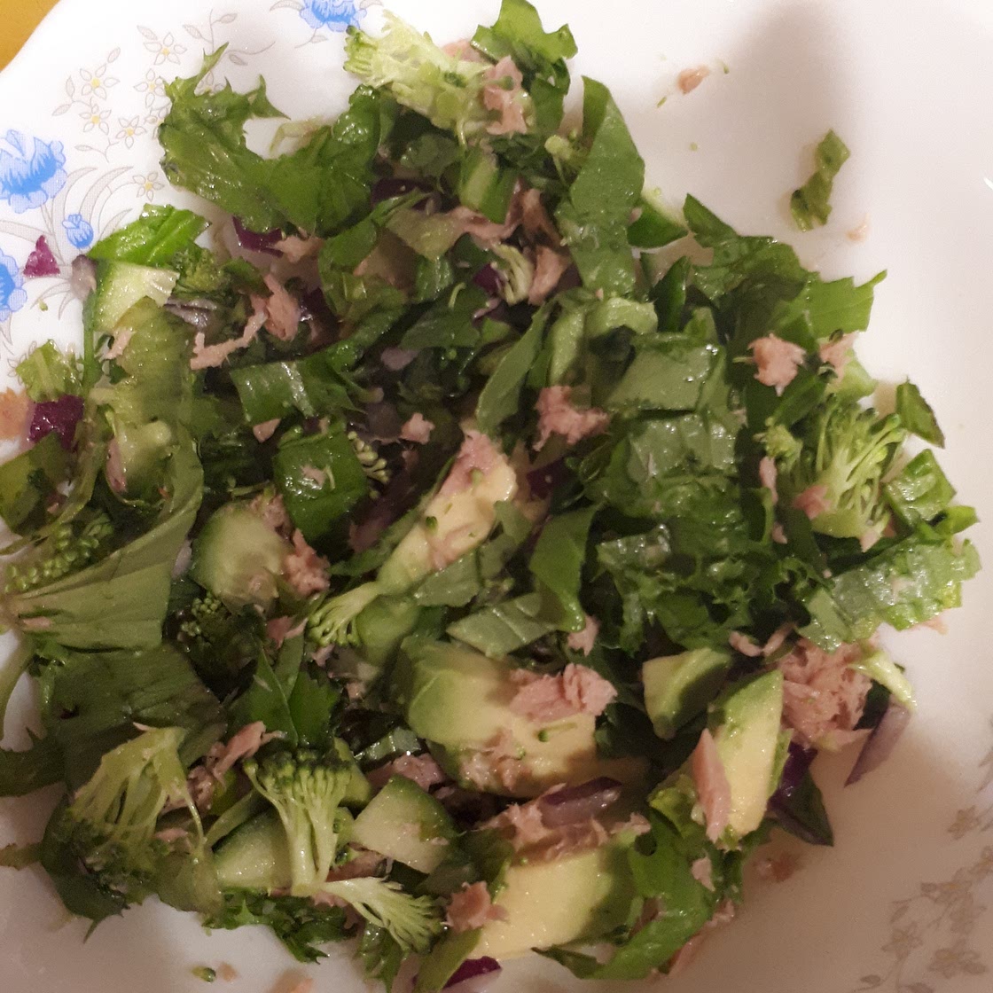 Avocado and tuna salad