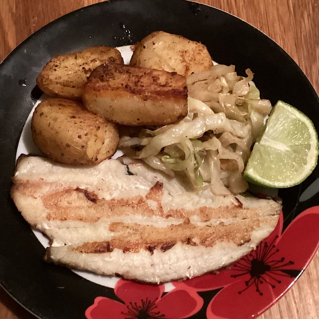 Fish, potatoes and shredded cabbage 