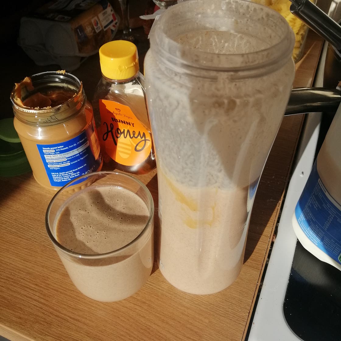 Peanut butter and bananna shake