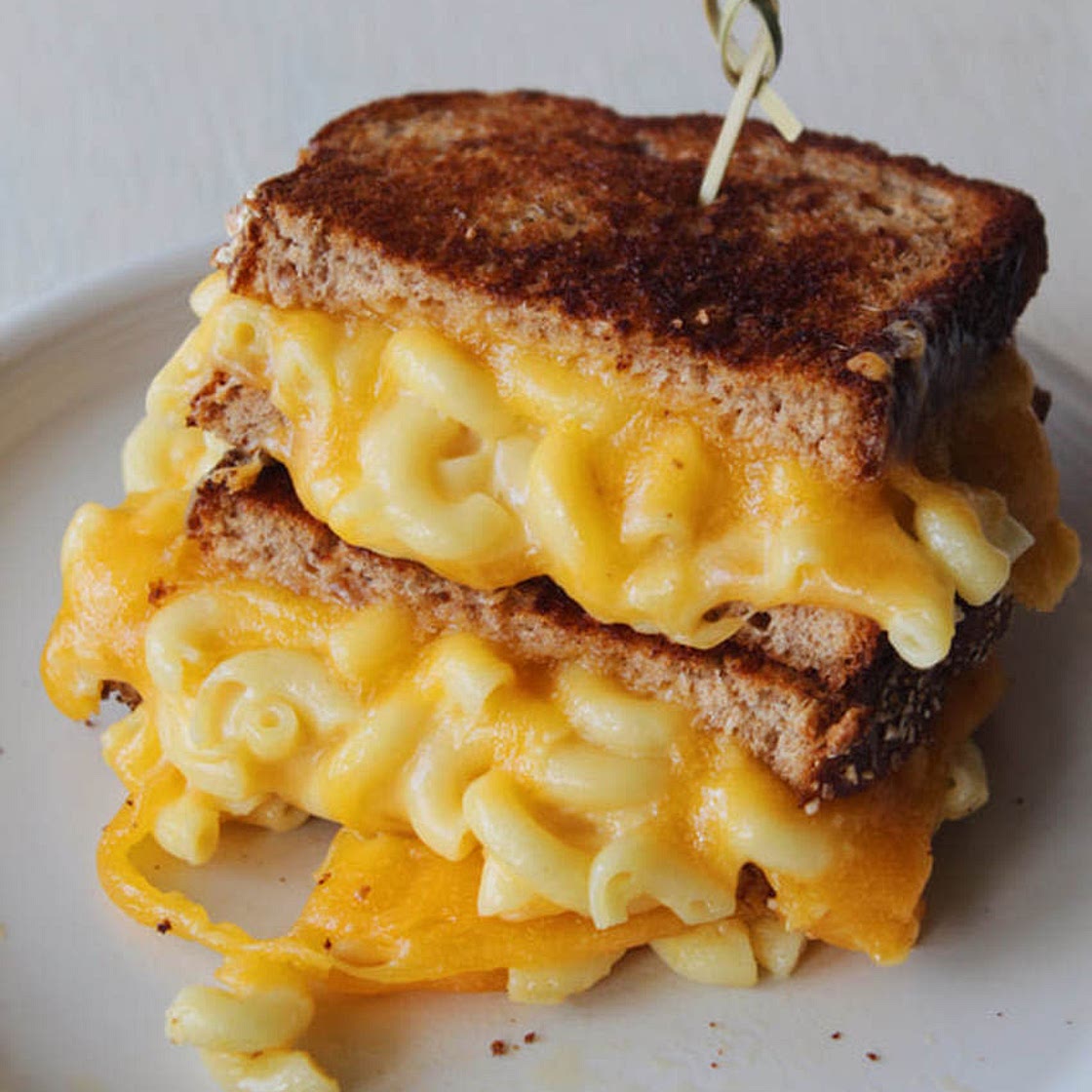 Mac n' Cheese Grilled Cheese Sandwich