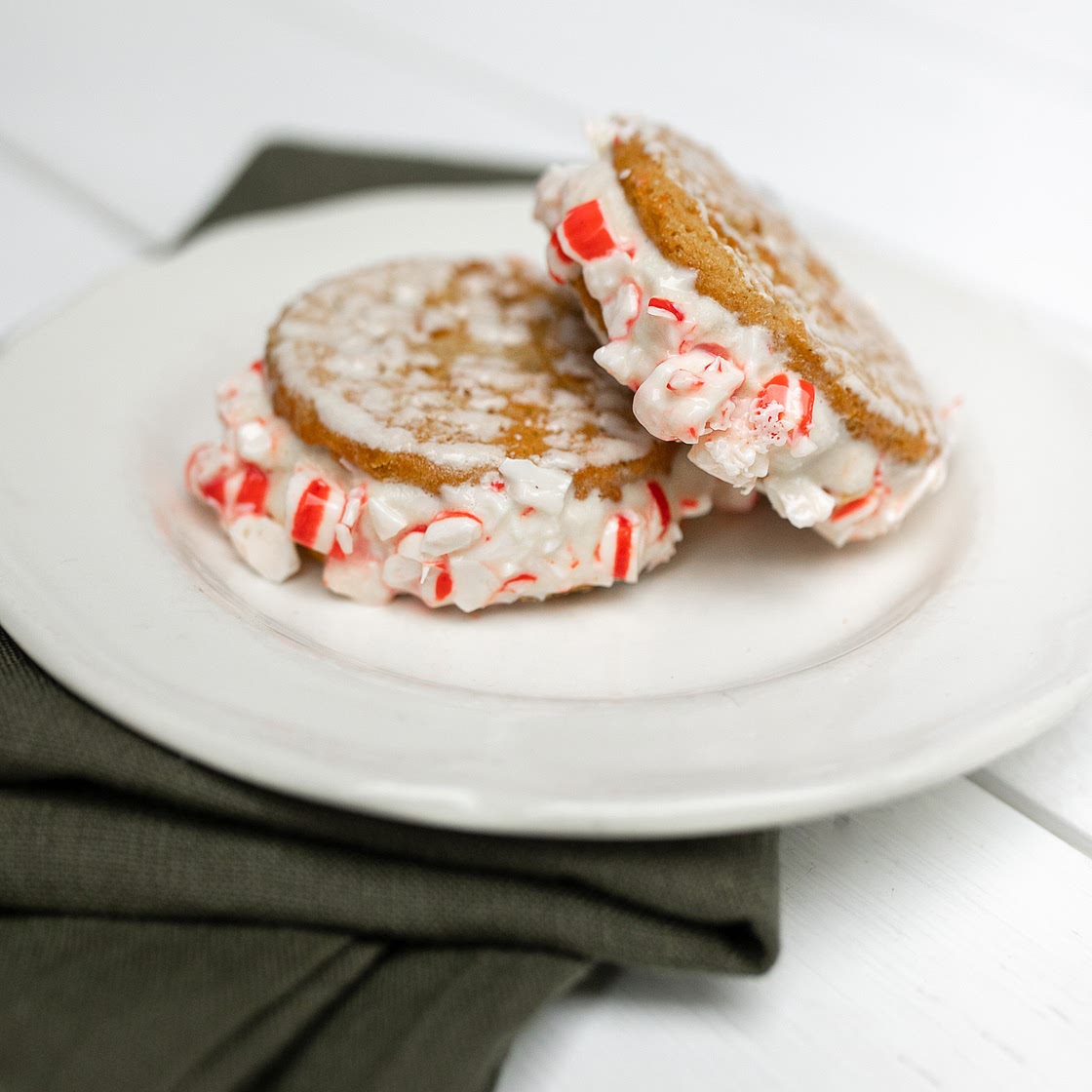 Iced Oatmeal Peppermint Ice Cream Sandwiches