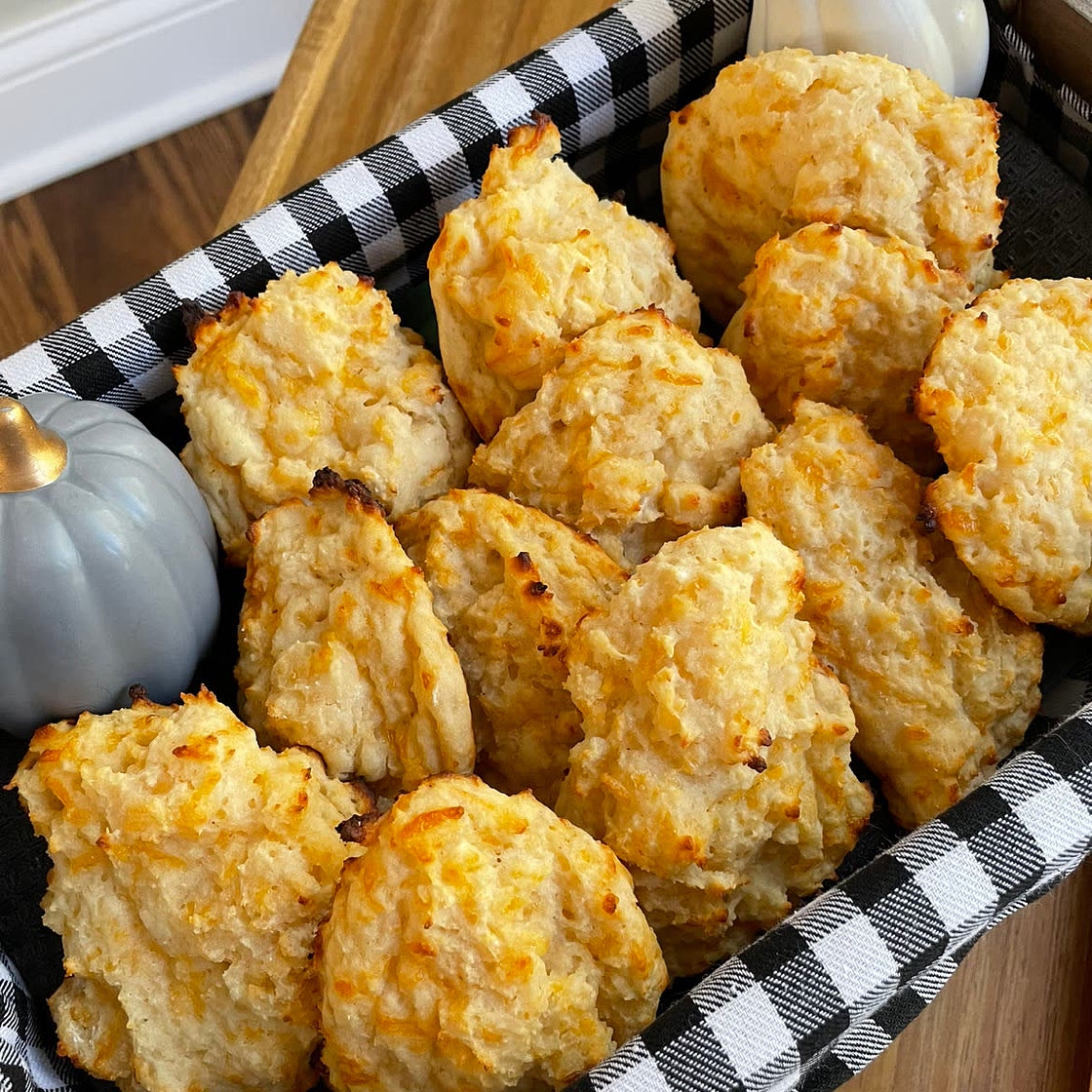 Genies garlic cheddar biscuits 