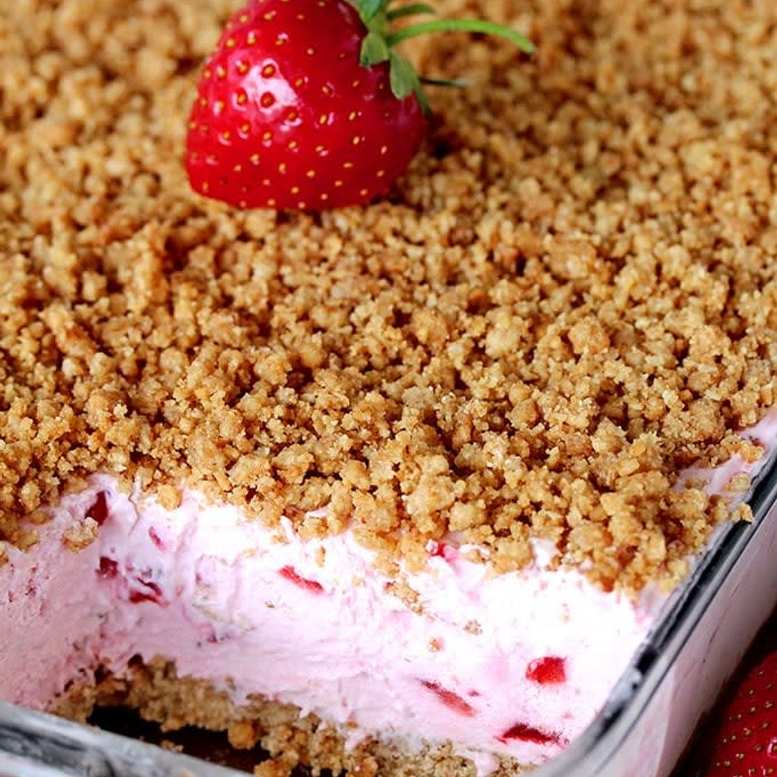 EASY FROZEN STRAWBERRY DESSERT