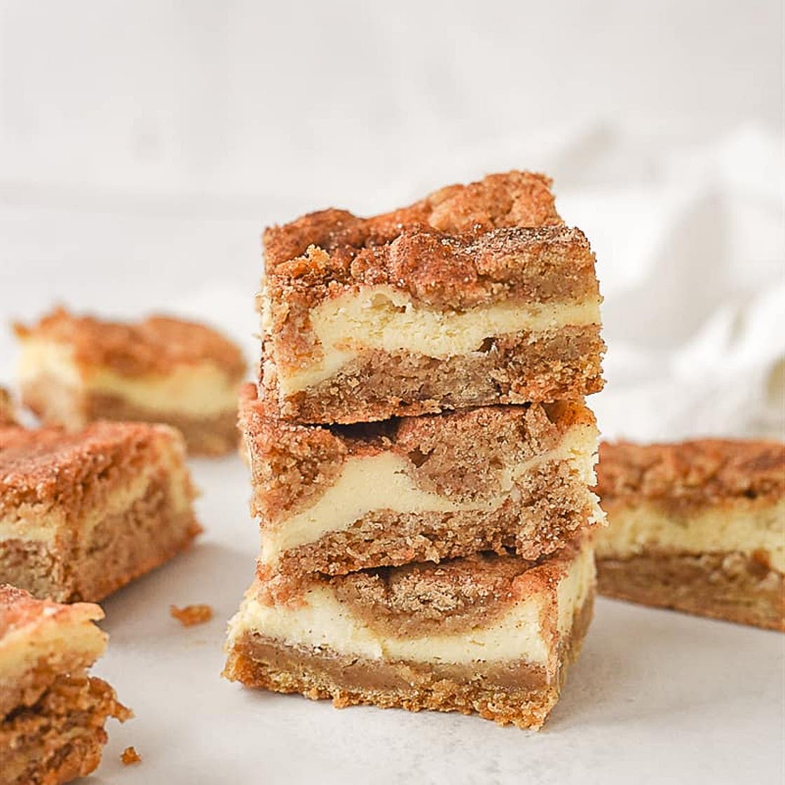 Cheesecake Snickerdoodle Blondies