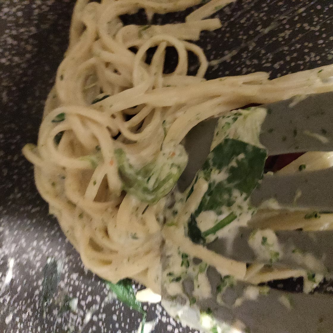 Creamy linguine with asparagus & broccoli