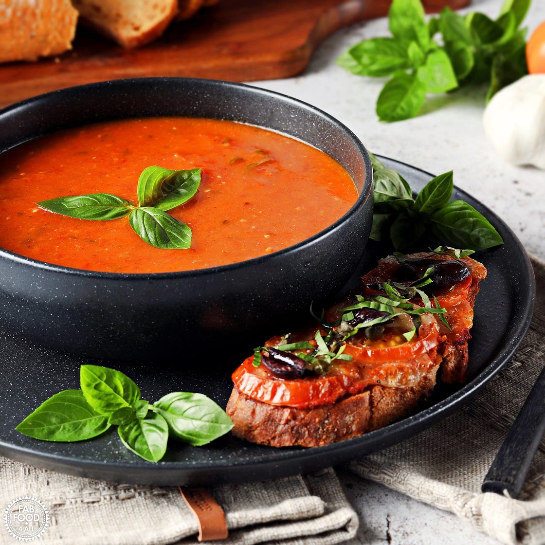 Roasted Tomato & Garlic Soup