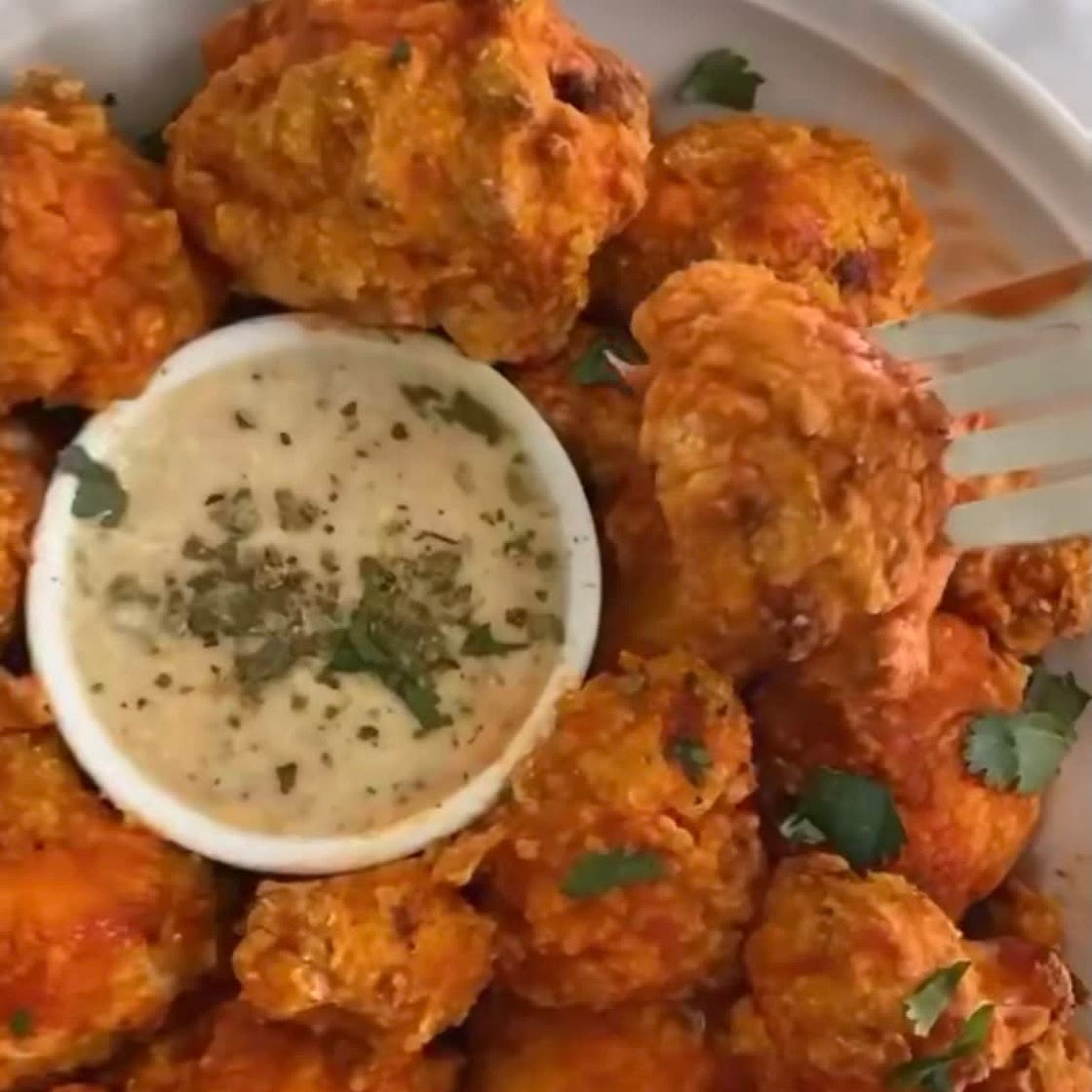 Bloemkool a la Buffalo-wings uit de airfryer 