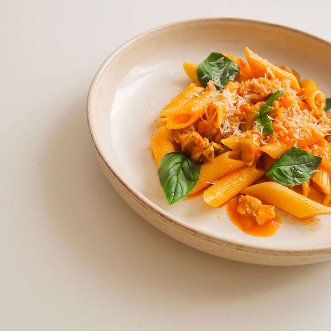 Chicken pasta with tomato sauce under 20 minutes
