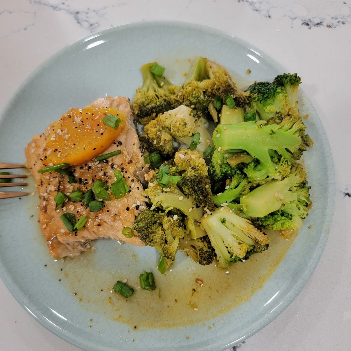 Steamed rosemary, lemon Salmon