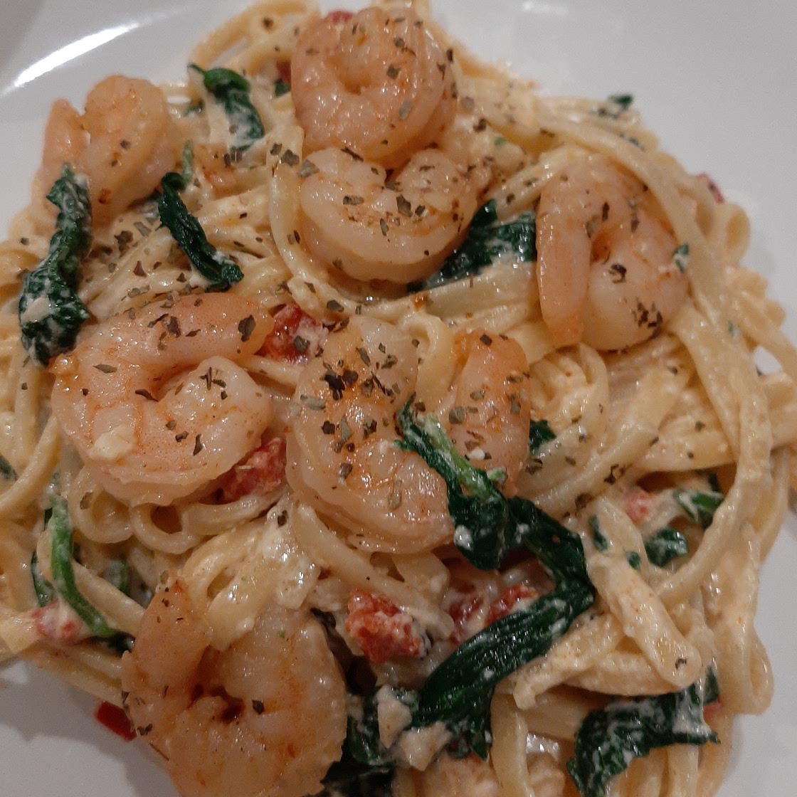 Linguine with spinach and sun-dried tomato cream sauce