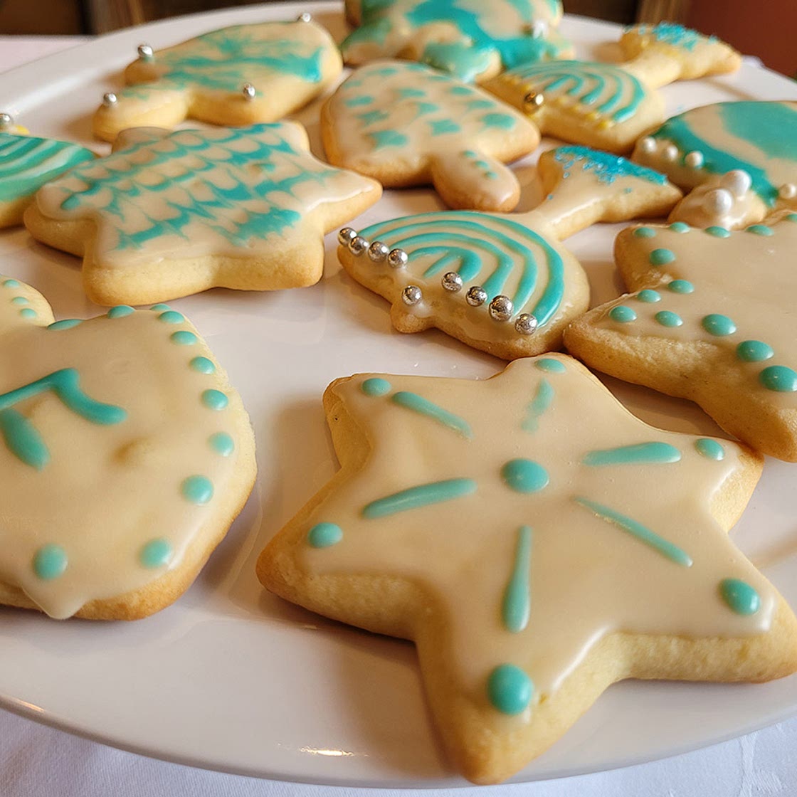Colored Brushable Icing for Hanukkah Cookies