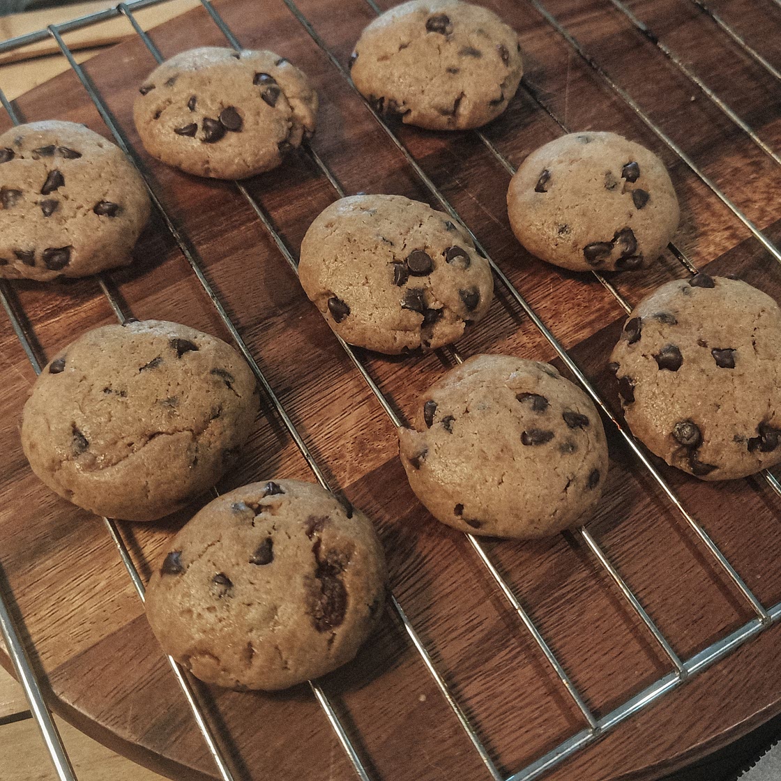 Vegan Sugar Free Chocolate Chip Cookies