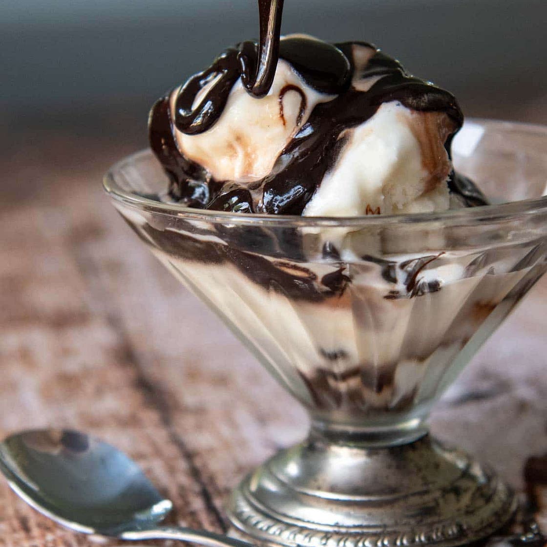Old Fahsioned Hot Fudge Sauce
