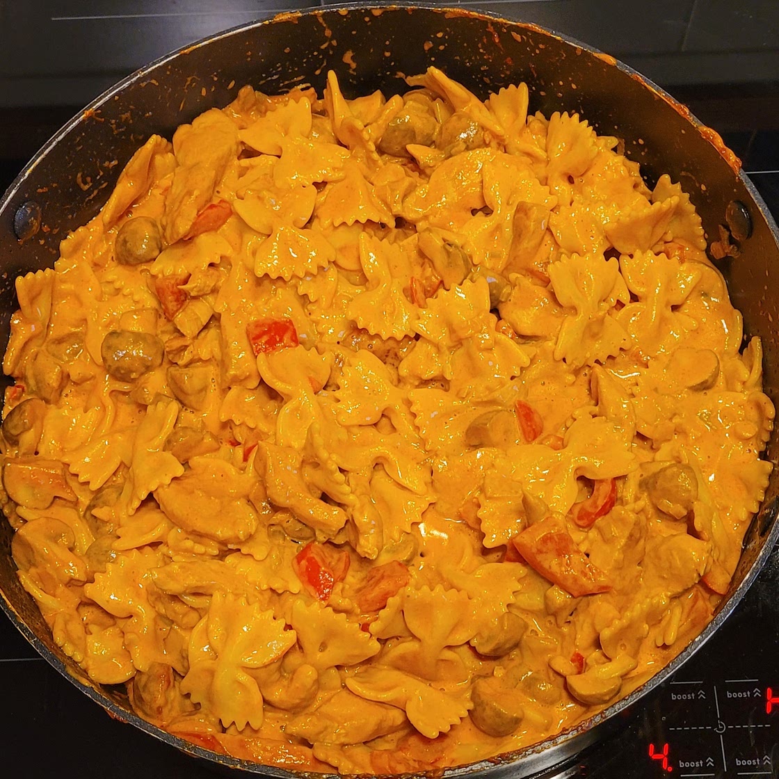 Hähnchen-Nudel Pfanne mit Curry