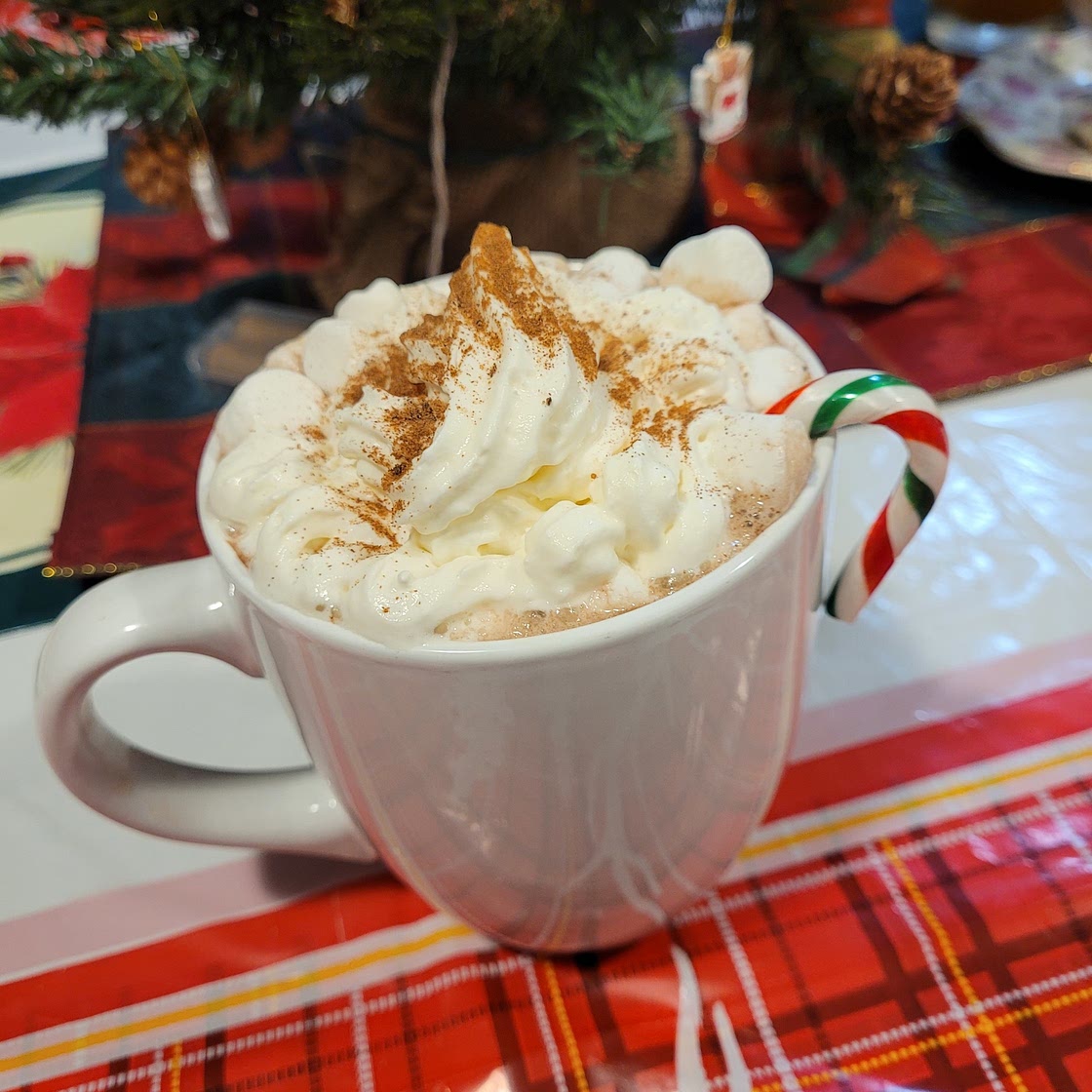 Easy Instant Candy Cane Hot Chocolate