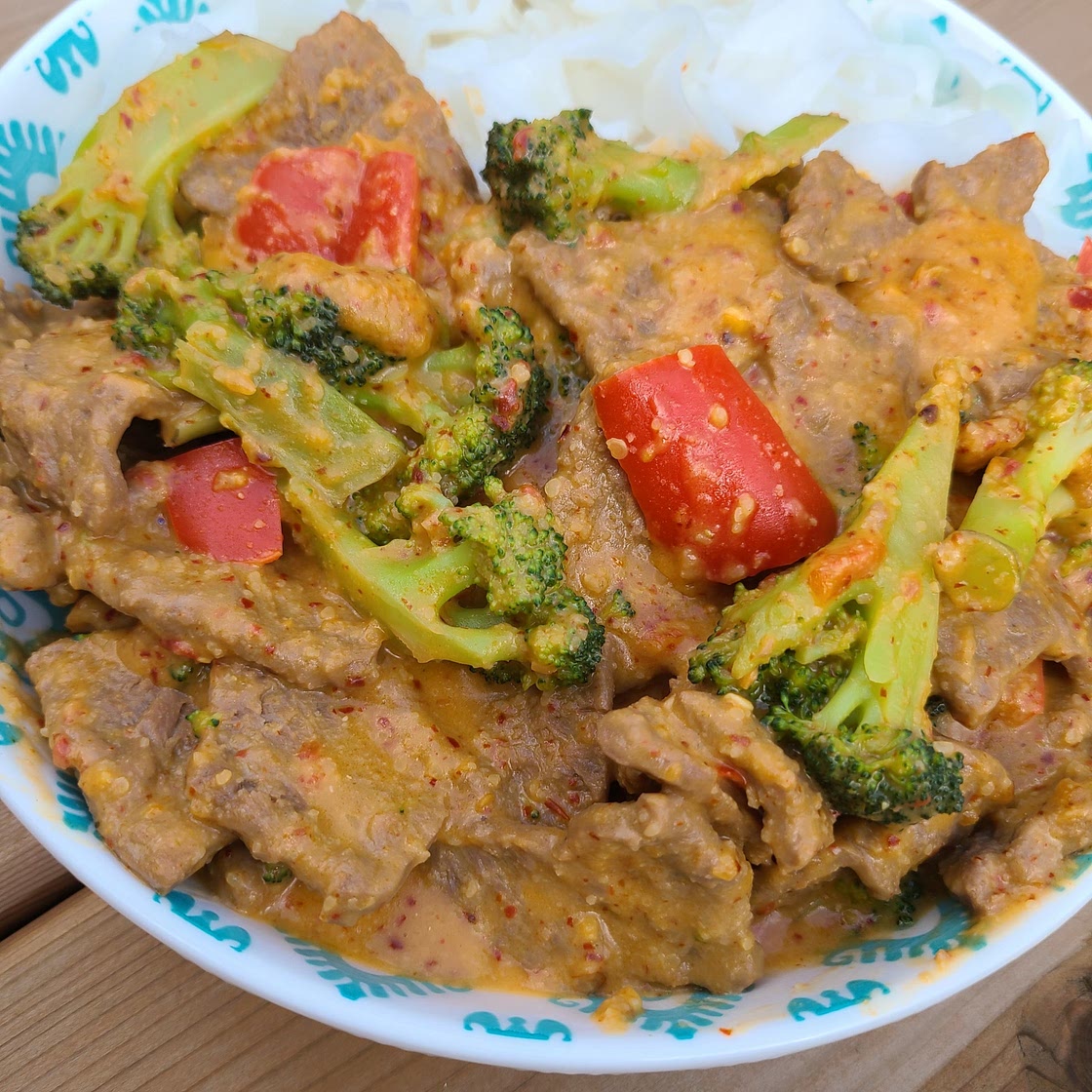 Spicy Peanut Beefless and Broccoli Satay