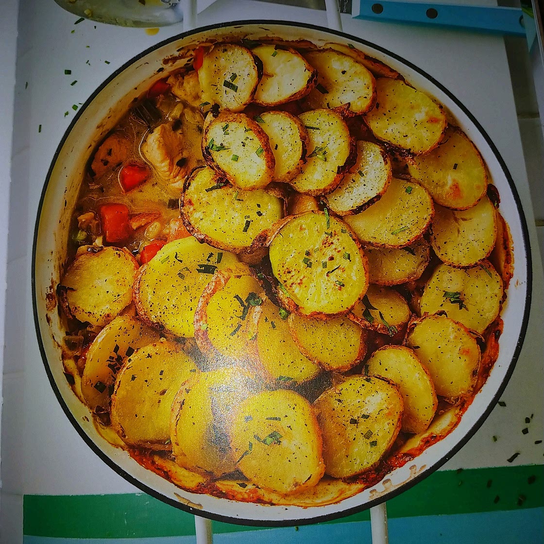 Creamy chicken and tarragon hotpot
