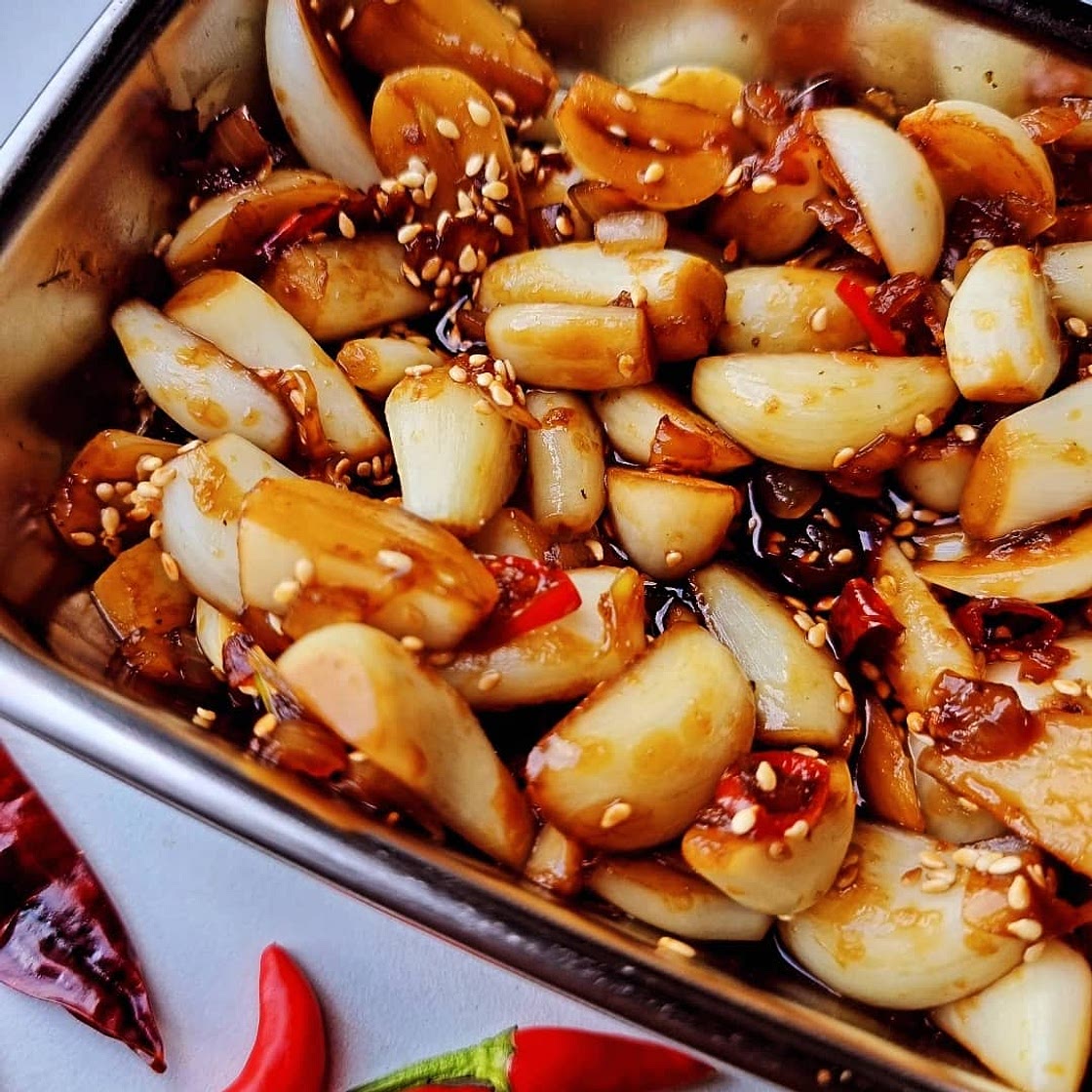 Caramelized garlic in a honey soy sauce