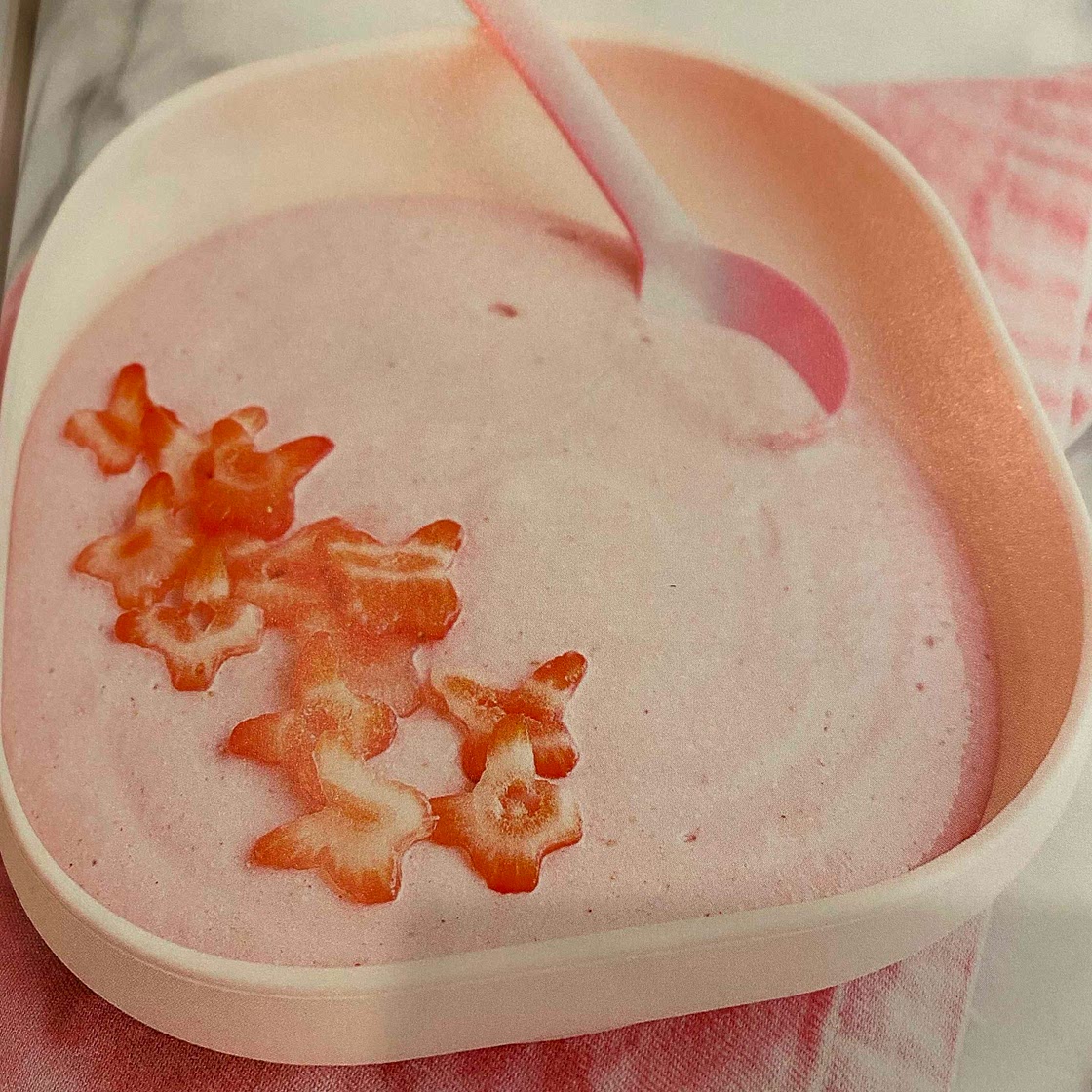 Strawberry cashew yogurt