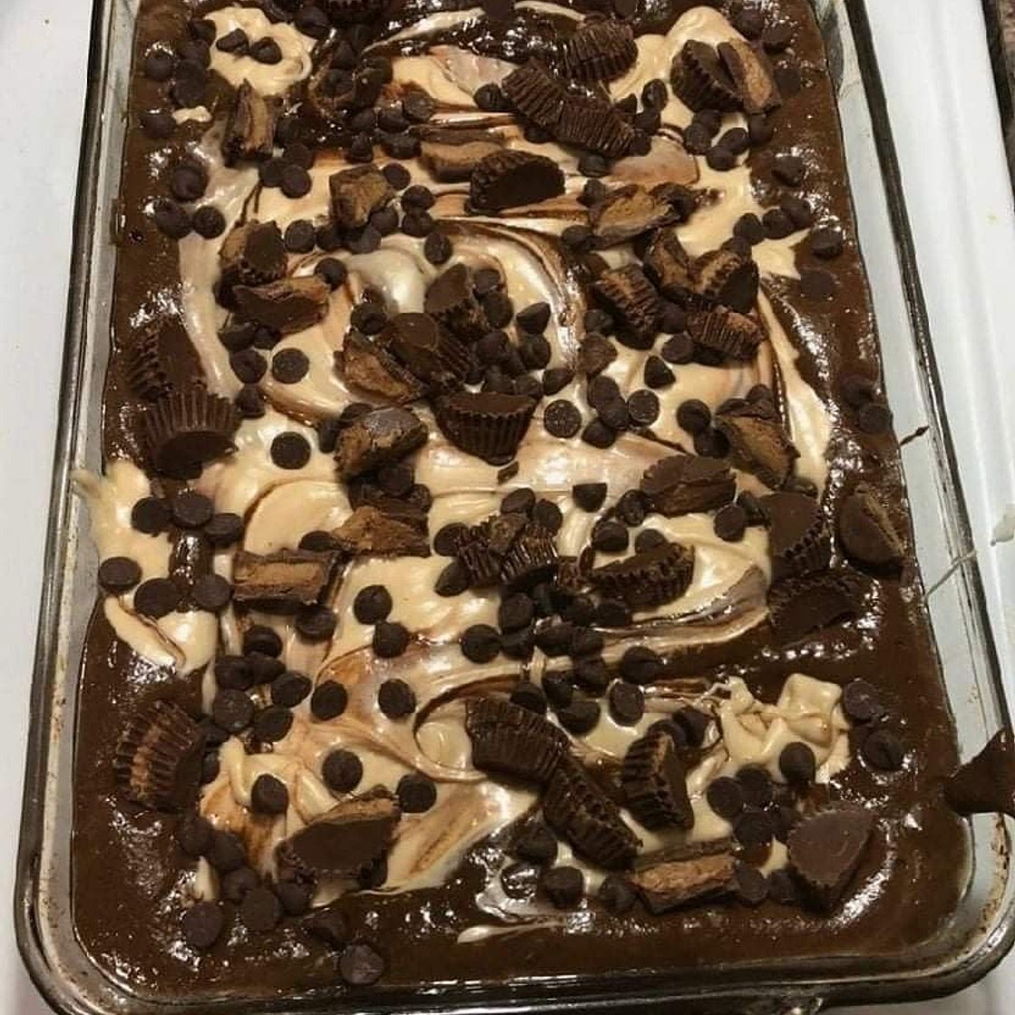 Reeses Peanut Butter Cup Earthquake Cake