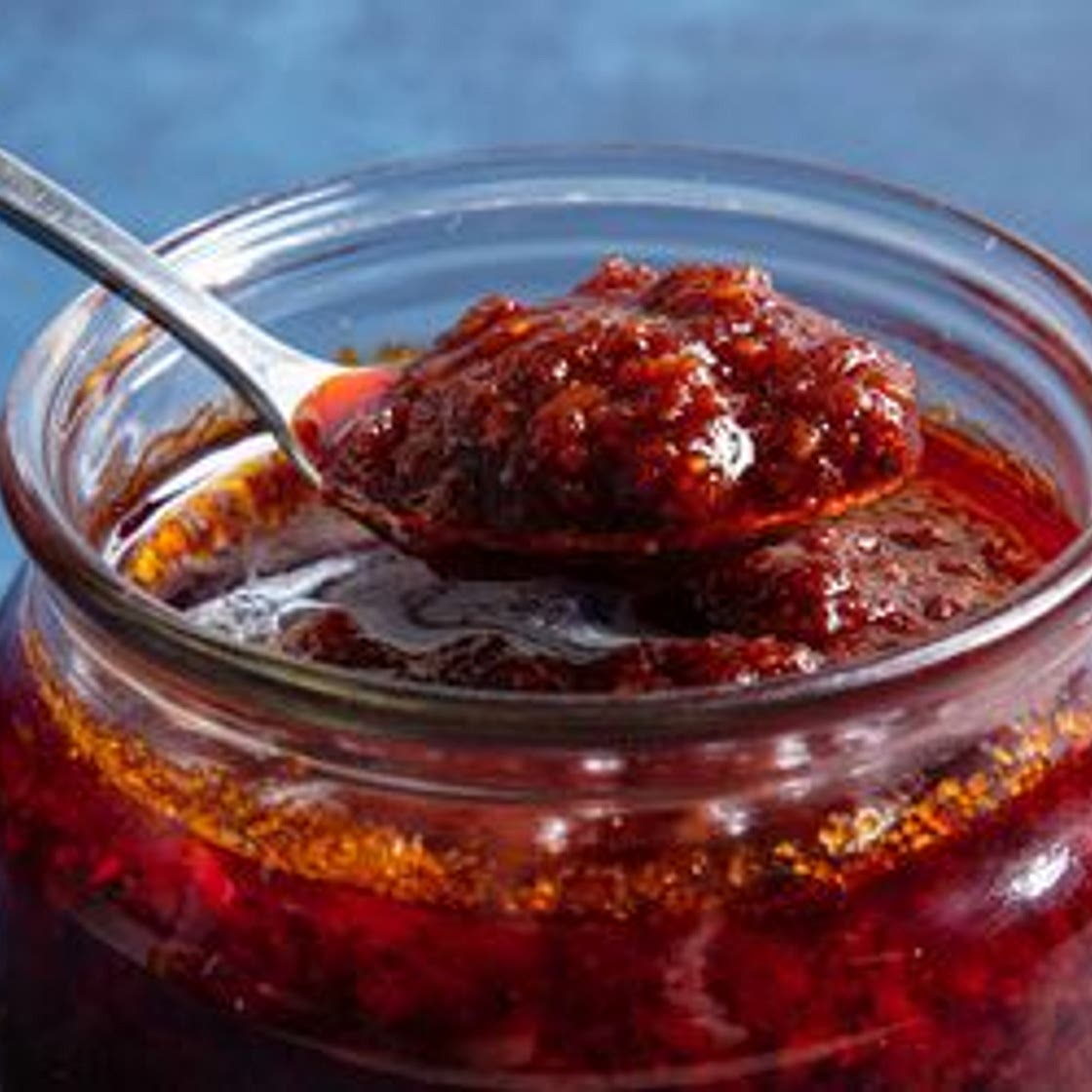 Traditional Toum (Lebanese Garlic Sauce) Recipe