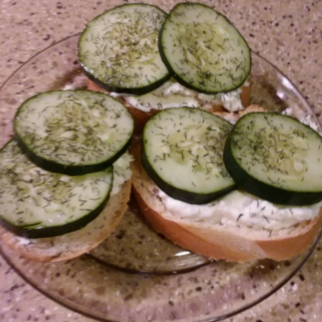 Creamy Dill Cucumber Toasties