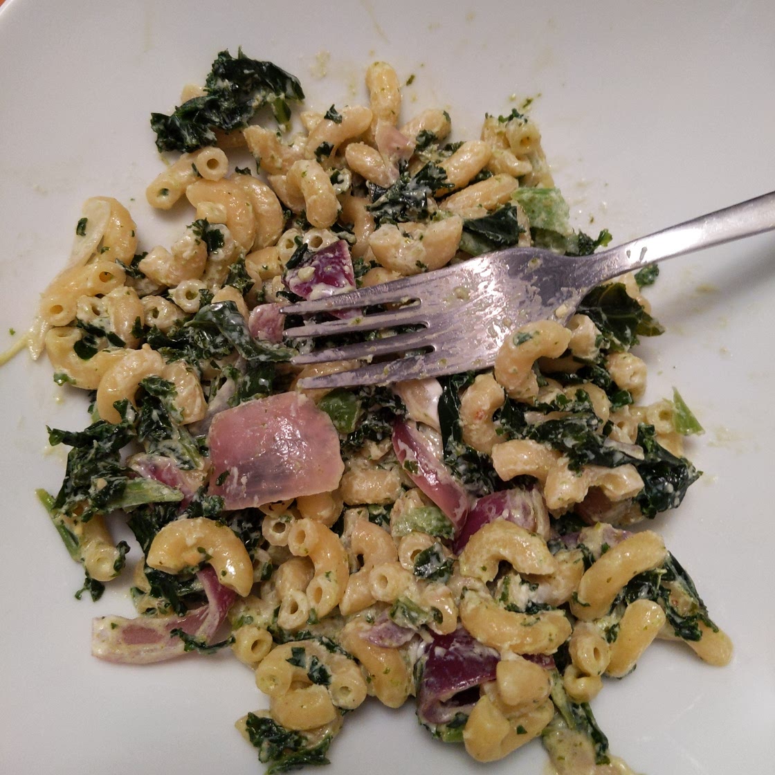 Creamy pesto & kale pasta