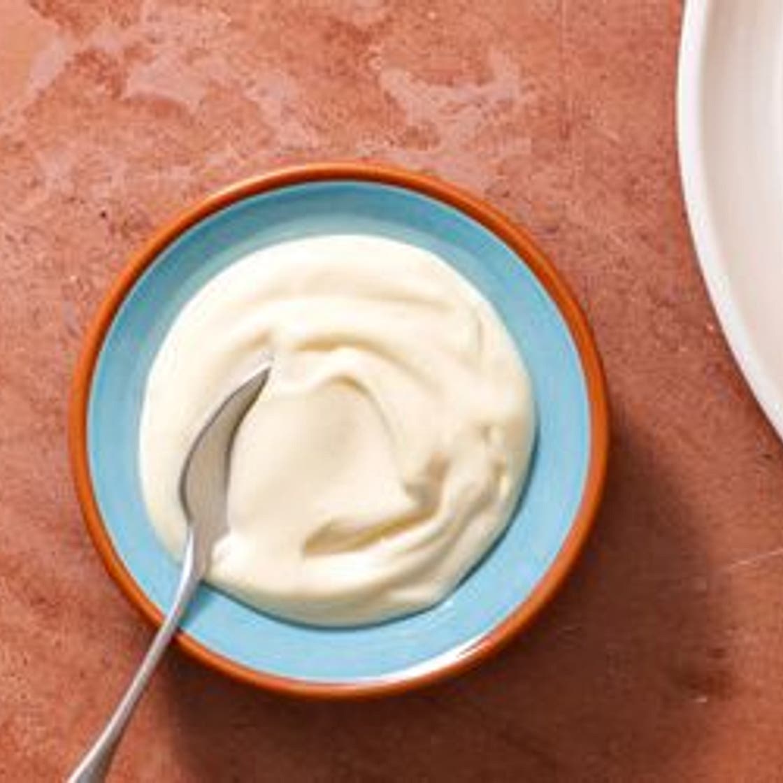 Traditional Toum (Lebanese Garlic Sauce) Recipe