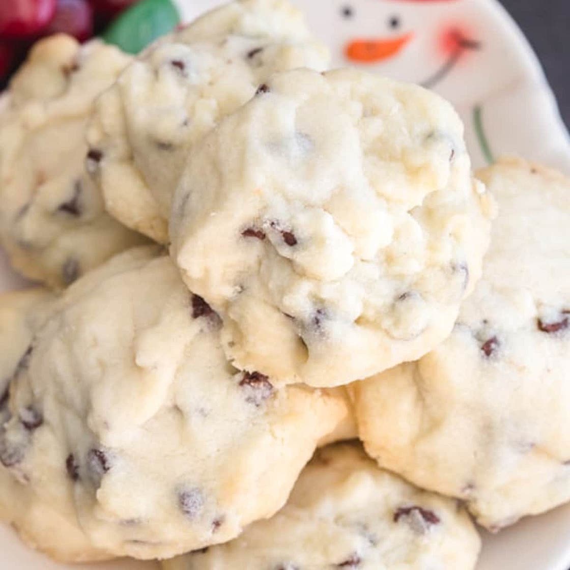 Easy Chocolate Chip Whipped Shortbread